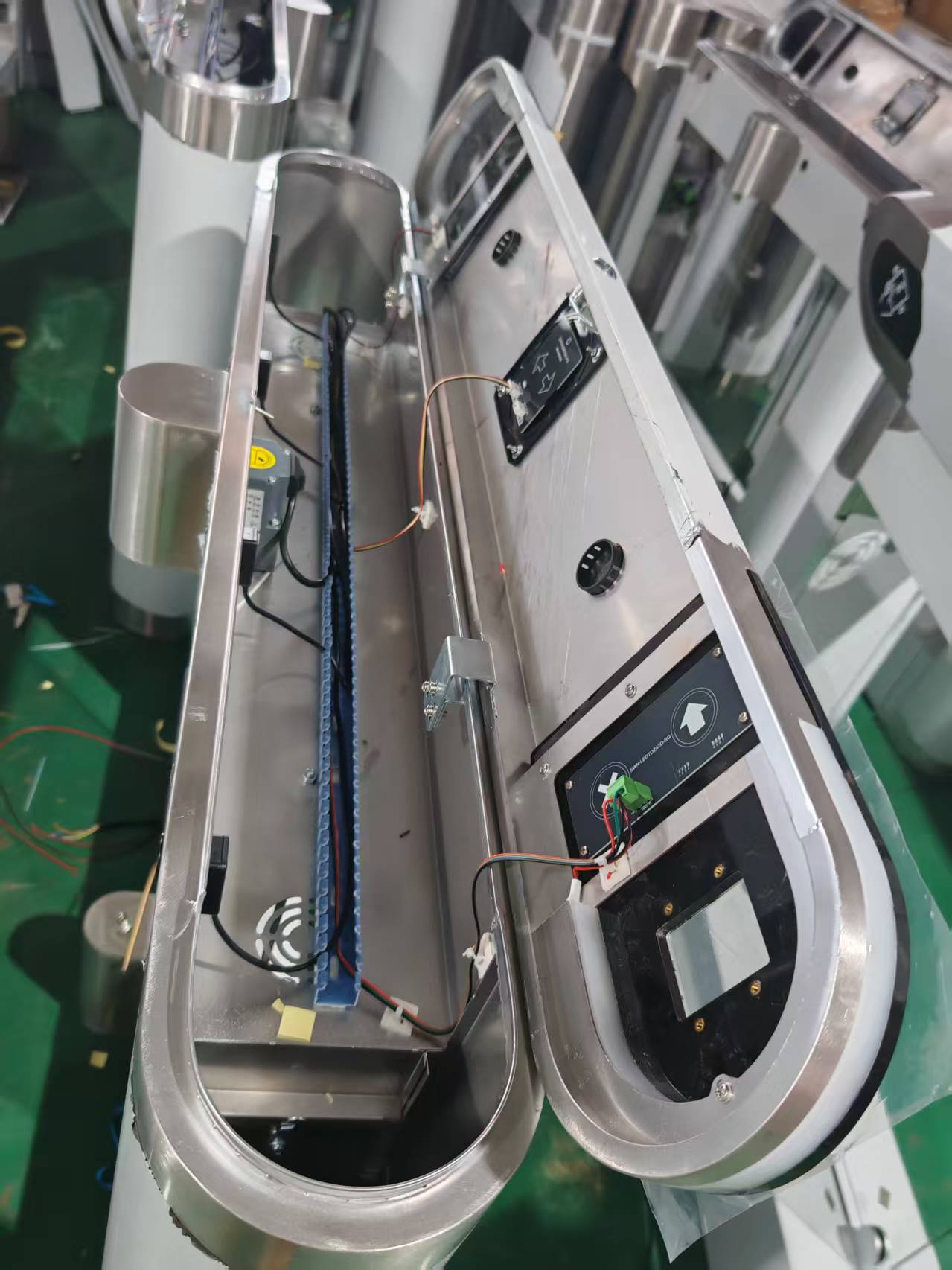 High precision infrared sensors for anti-tailgating