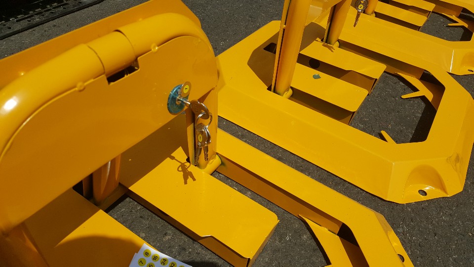 Baroxon heavy duty iron manual parking lock supplier Europe commercial carpark
